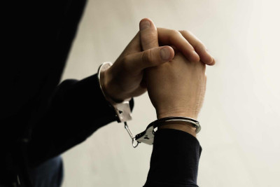 Oğurluq edən narkoman Binədə saxlanılıb