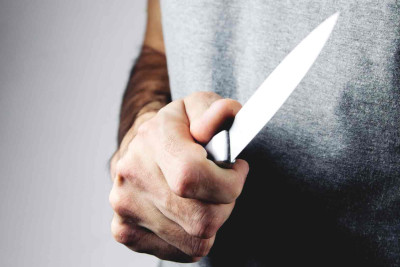 Bakıda avtoservisin qarşısında 36 yaşlı kişi bıçaqlanıb