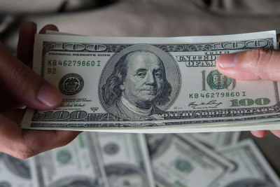 Bakıda əcnəbi vətəndaşlar saxta dollar istifadə etmək istəyiblər