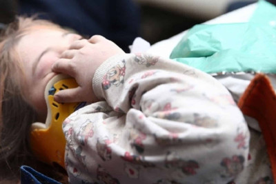 Türkiyədə zəlzələdən zərər çəkən 10 uşaq Bakıda müalicə alır