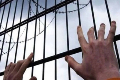 Bakıda gənclərə narkotik satan məhkum dünyasını dəyişib