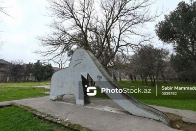 Qaraçuxurda olan yeganə uşaq parkı baxımsız vəziyyətdə qalır