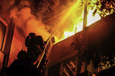 Xəzər rayonunda yaşayış evində yanğın baş verib