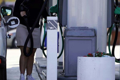 Bakıda əcnəbi vətəndaş özünü yandırmaq istəyib