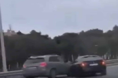 Toy karvanında drift edən avtomobil vurulub