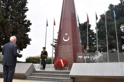 Bakıda Türk Şəhidliyi ziyarət olunub