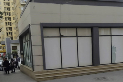 Xətai rayonunda ağaclar hasara alınıb