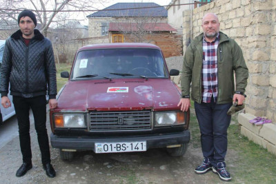 Qırmızı avtomobillə Türkiyə üçün humanitar yardım daşıyan Sərvər Bəşirliyə ev bağışlanacaq