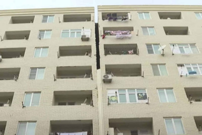 “Qobu park-2” yaşayış kompleksi qəzalı vəziyyətdədir