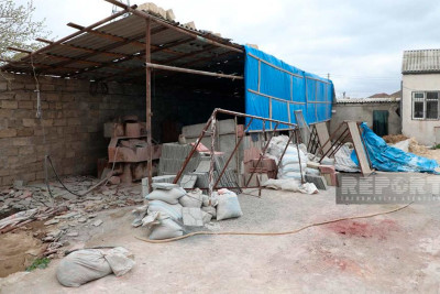 Xəzər rayonunda qanunsuz tikilmiş qeyri-yaşayış obyektləri sökülüb