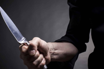 Xətai rayonunda naməlum şəxs kişini bıçaqlayıb