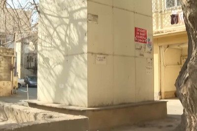 Bakıda bir mənzilə xidmət edən liftin sirli məqamları
