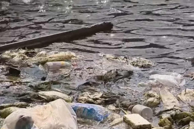 Qala qəsəbəsində çirkab su həyətlərə dolub