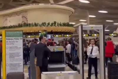 Aeroportda uzun növbə yaranıb-YENİLƏNİB