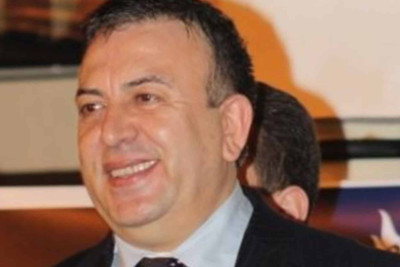 Tanınmış geyim mağazalarının sahibi həyat yoldaşı ilə məhkəmədə görüşəcək