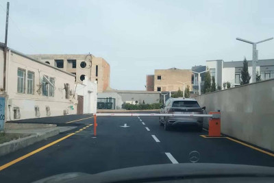 Buzovnada quraşdırılan şlaqbaum sökülüb - YENİLƏNİB