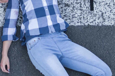 Xətaidə avtomobil sərxoş vəziyyətdə yolu keçən qadını vurub