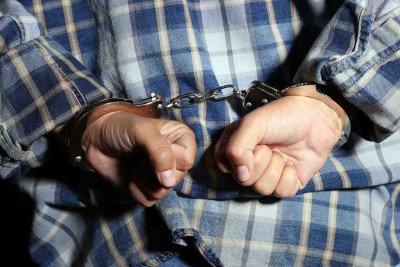 Buzovnada evi yandırmaqda şübhəli bilinən kişi saxlanılıb