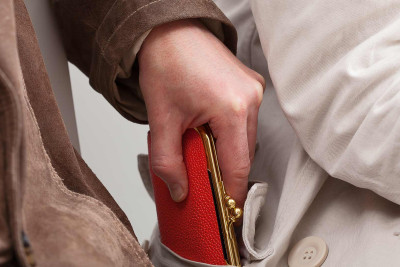 Nərimanovda qadını soyan cibgir tutulub