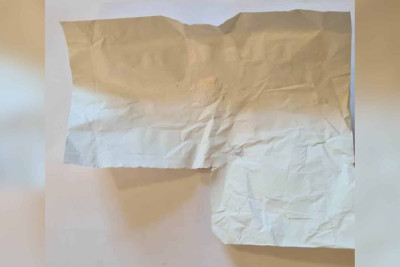 Bakıda ana oğlu üçün həbsxanaya “patı” gətirib