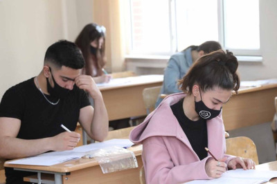 Buraxılış imtahanında ən yüksək nəticələri Bakının şagirdləri göstəriblər