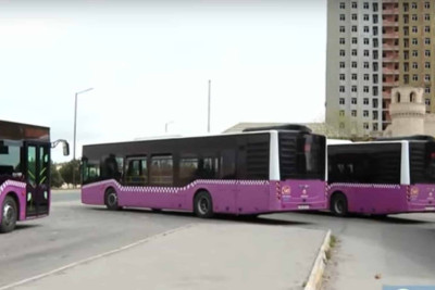 Bakıda köhnə avtobuslarla yenilərin “mübahisəsi”
