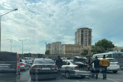 “Papanin”də avtomobillər toqquşub