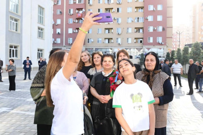 Qaradağ rayonundan Laçına köçürülmə başlayıb