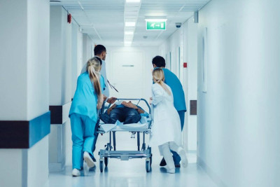 Xətai rayonunda avtomobil velosipedçini vurub