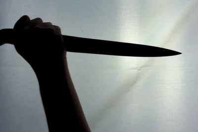 Bakıda toy məclisində ər arvadını bıçaqlayıb