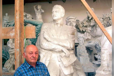 M.Ə.Rəsulzadənin heykəlinin ilkin layihəsi təqdim olunub