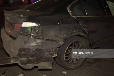 28 May küçəsində “Lexus” qəza törədərək hadisə yerindən qaçıb