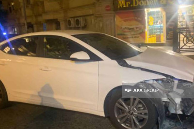 Yasamalda iki avtomobil toqquşub: bir nəfər yaralanıb