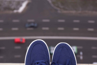 Bakıda 14 yaşlı qız özünü binadan atıb - YENİLƏNİB