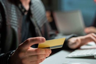 Bakıda bank kartından oğurluq edən şəxs saxlanılıb