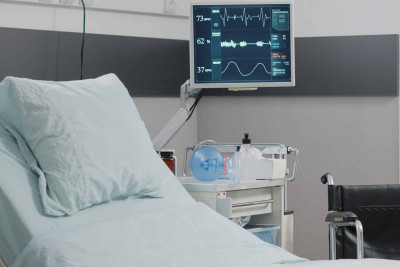 Xəzərdə avtomobilin vurduğu qadın xəstəxanada dünyasını dəyişdi