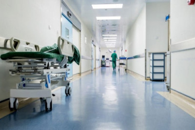 Bakıda özəl klinikada xəstə gözləmə zalında ölüb