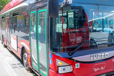 Naməlum şəxs “Bakubus”un avtobusunu daşlayıb