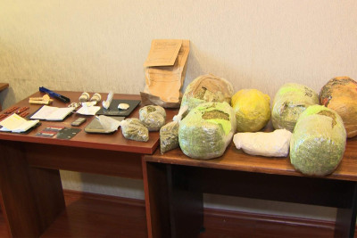 Səbail rayonunda qadınları narkokuryerliyə cəlb edən narkotacir tutulub