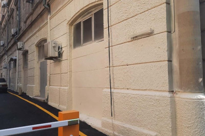 Bakıda “voyenkomat” tarixi binaya qanunsuz müdaxilə edib