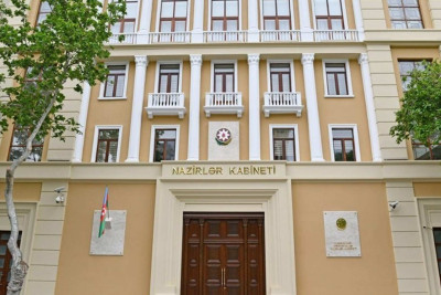 Nazirlər Kabinetinin qarşısında yeni barelyefin açılışı olub