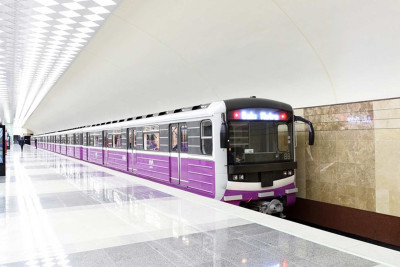 Metronun 2 stansiyasında işıqlar sönüb