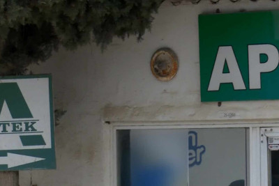 Qala qəsəbə sakinləri dərman üçün 10 km yol getməlidirlər