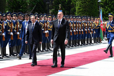 İsrail Prezidenti Bakıya gəlib