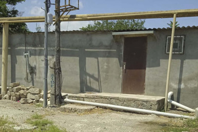 Bakı qəsəbəsinin sakinləri kanalizasiya sisteminin olmamasından şikayətlənirlər