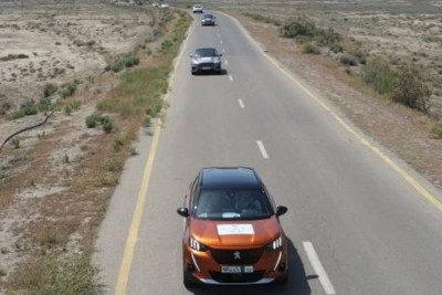 Bakıda elektrik avtomobillər yürüşü baş tutub