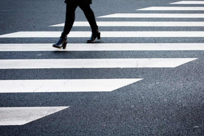 Xətaidə 53 yaşlı qadını avtomobil vurub