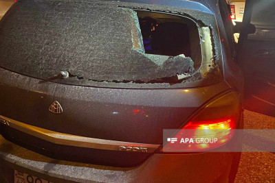 Ziya Bünyadov prospektində cinsi azlıq nümayəndələri avtomobilə hücum ediblər - VİDEO