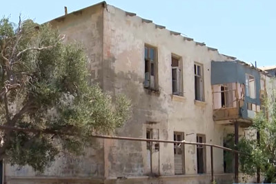 Qaradağda yataqxana sökülür: təhlükəsizlik qaydalarına riayət olunmur - VİDEO