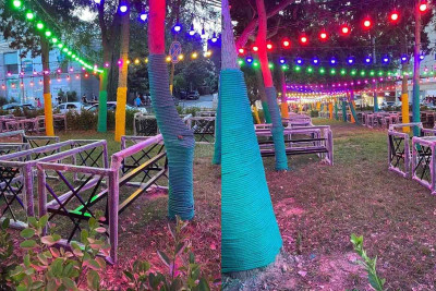 Əhmədlidə yaşıllıq zonasında restoran salınıb